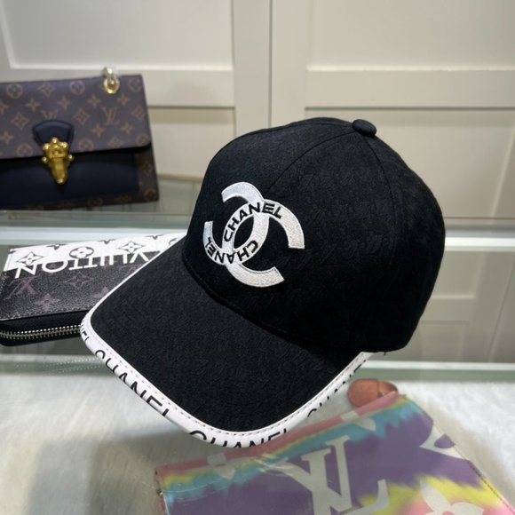 AUTHENTIC CHANEL Hats main image 6